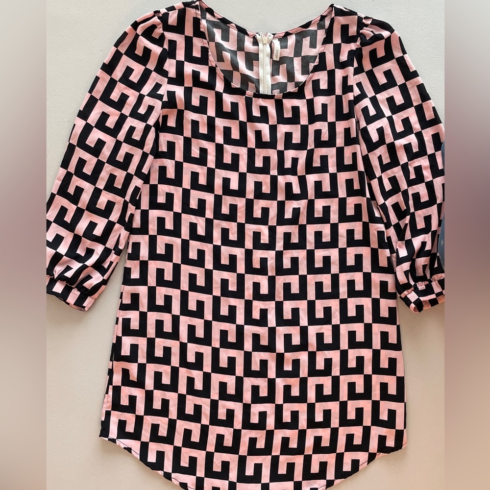 Sage Baby Pink and Black Houndstooth Large Dress Size M